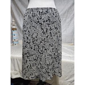 Jones New York Sport Women's chiffon skirt, black & cream paisley, size 10‎